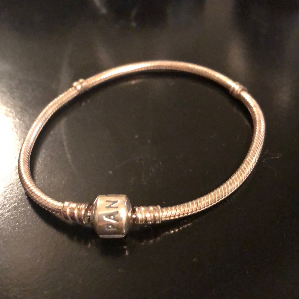 PANDORA classic silver charm bracelet NEW